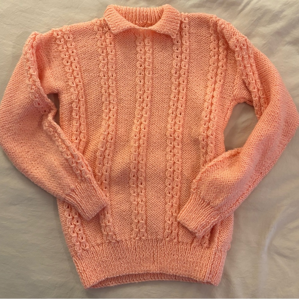 VTG hand‎ knit peach sweater perfect condition, acrylic but soft. small-medium